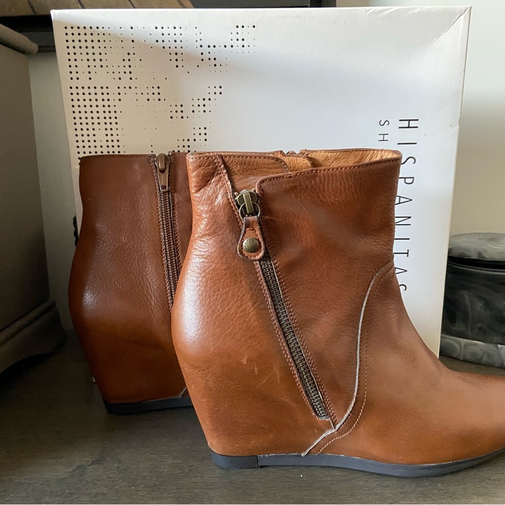 Hispanitas Women's Tan Leather Wedge Boots